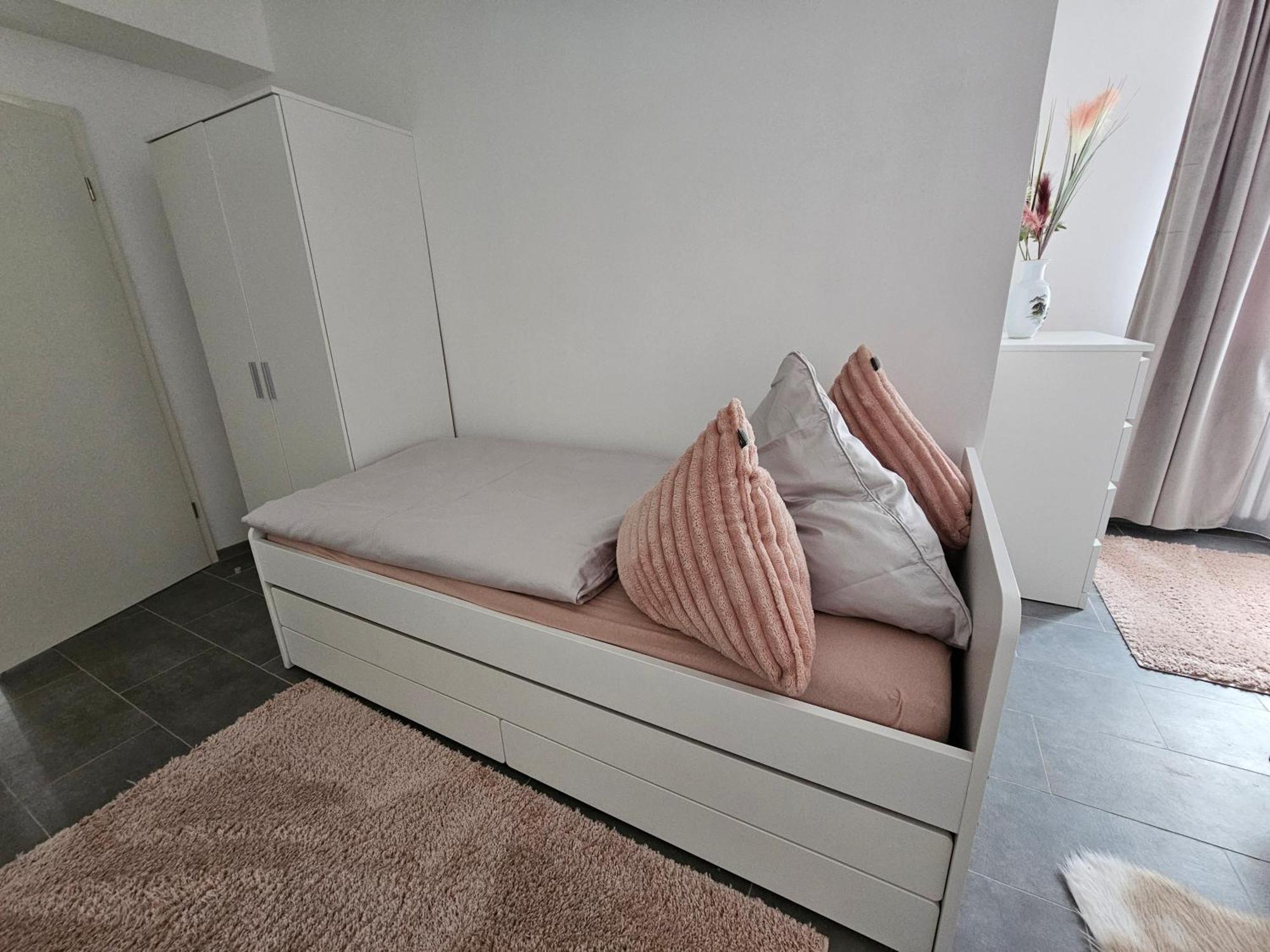 Warburg, Fewo "Sweet Home" 2,5 Zi- Eg-Separater Eingang - Parkplatz - Terasse- Komfortabel,Renoviert Eksteriør bilde